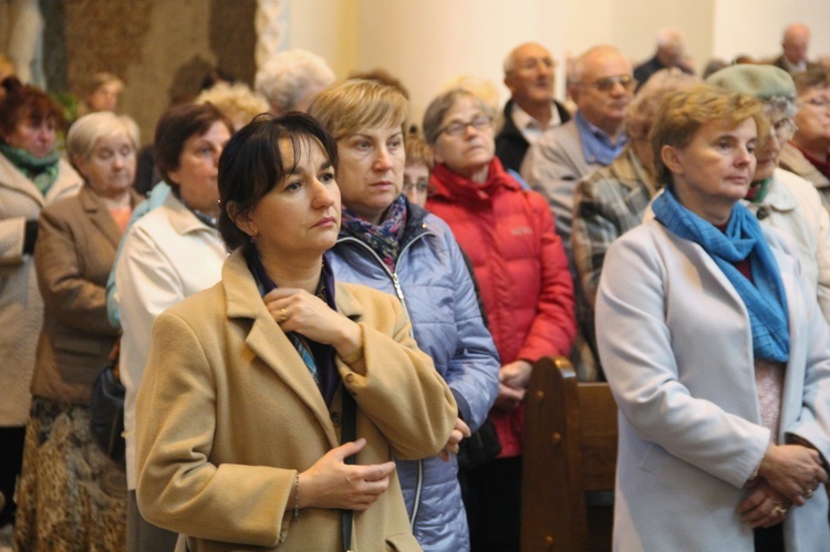 Katowice. Żywy Różaniec i wspólnoty maryjne w katedrze