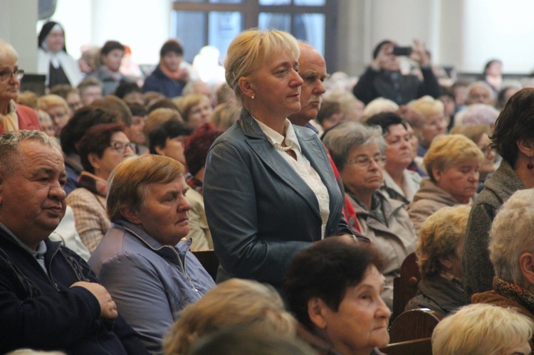 Katowice. Żywy Różaniec i wspólnoty maryjne w katedrze