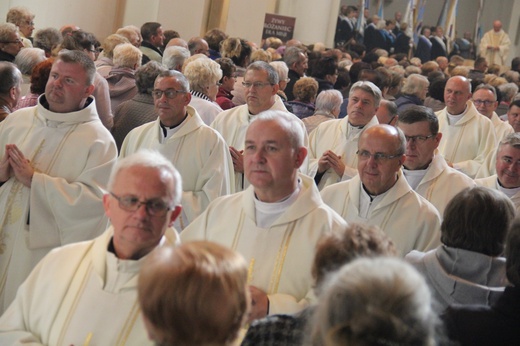 Katowice. Żywy Różaniec i wspólnoty maryjne w katedrze