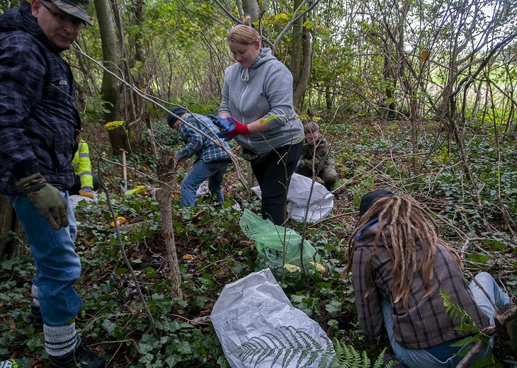 Sprzątanie cmentarza w Wilczkowie