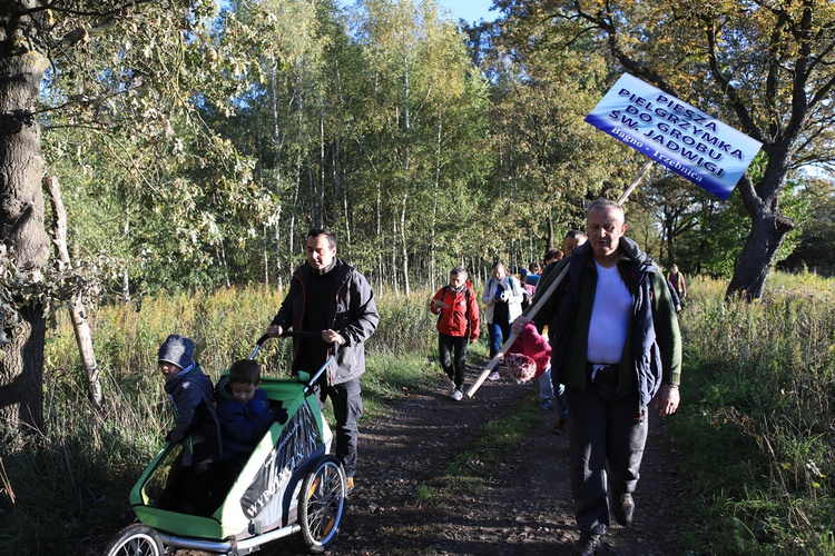 Pielgrzymka trzebnicka 2019 - cz. 15 (Bagno - Trzebnica)