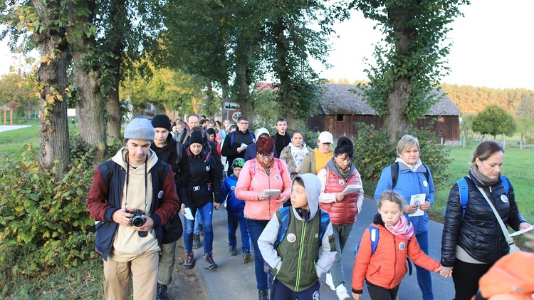 Pielgrzymka trzebnicka 2019 - cz. 15 (Bagno - Trzebnica)