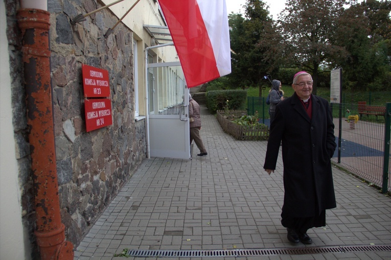 Metropolita gdański głosował w wyborach parlamentarnych 2019.