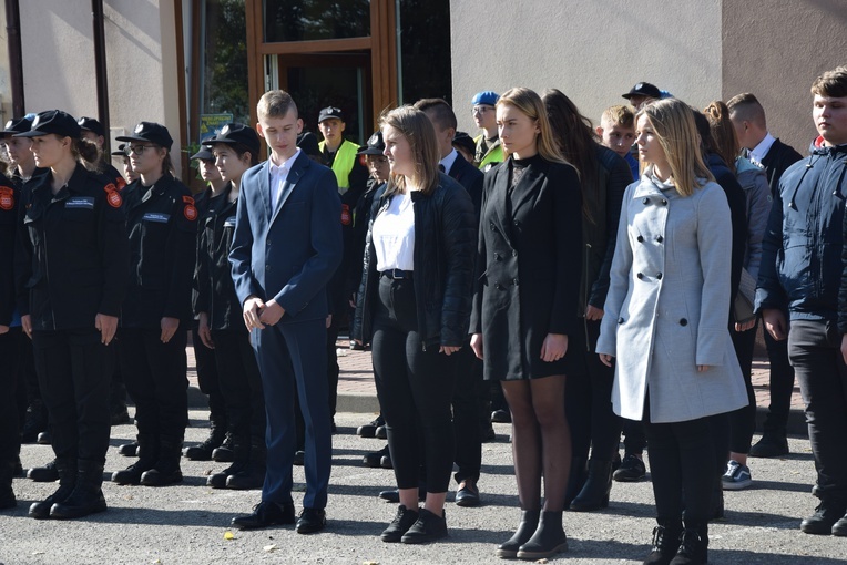 Ślubowanie pierwszoklasistów Technikum Zawodowego ZDZ w Nowym Mieście nad Pilicą