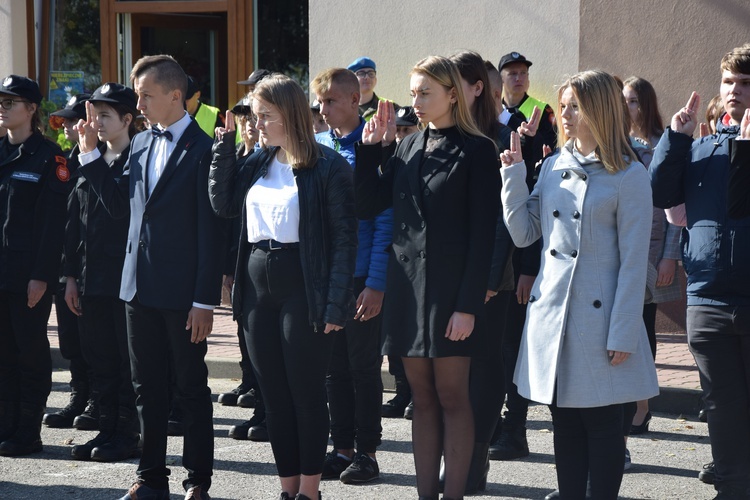 Ślubowanie pierwszoklasistów Technikum Zawodowego ZDZ w Nowym Mieście nad Pilicą