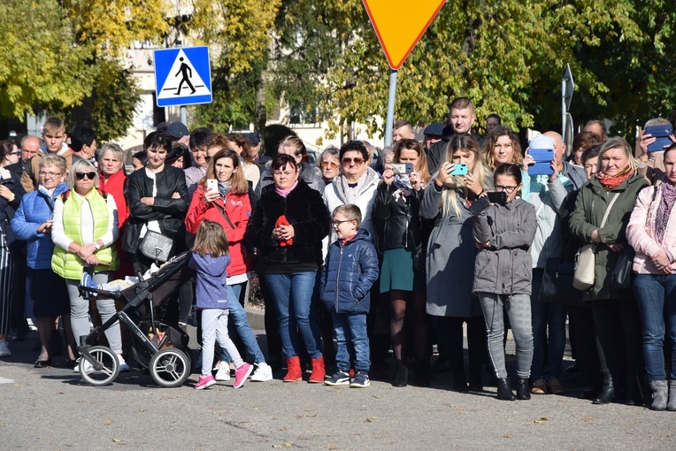 Ślubowanie pierwszoklasistów Technikum Zawodowego ZDZ w Nowym Mieście nad Pilicą