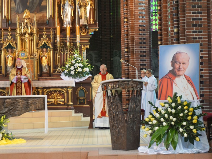 XIX Dzień Papieski w gliwickiej katedrze