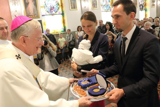 Kraków. Inauguracja sanktuarium Matki Bożej Płaszowskiej