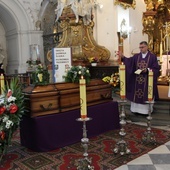 Pogrzeb s. M. Olimpii Konopki SMCB, założycielki muzeum klasztornego w Trzebnicy