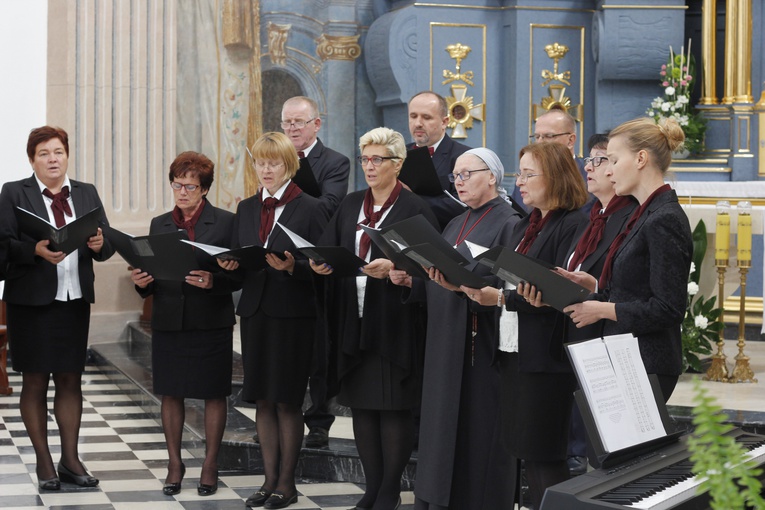 Do parafii Niepokalanego Poczęcia NMP na konkurs przyjechało 8 zespołów.