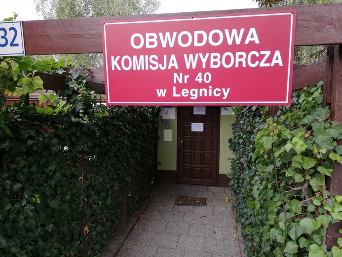 Legnica. Oto nowi posłowie i senatorowie