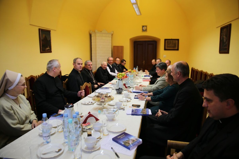 Obrady Komisji Głównej synodu