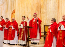 ▲	Wspólnej modlitwie przewodniczył bp Janusz Ostrowski.