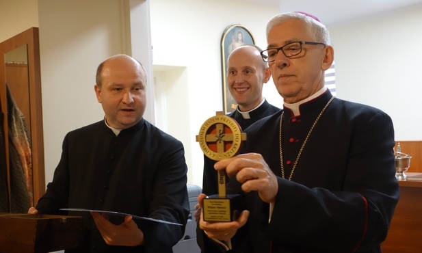 Katowice: Abp Skworc pobłogosławił nową siedzibę Apostolstwa Chorych