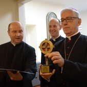 Katowice: Abp Skworc pobłogosławił nową siedzibę Apostolstwa Chorych