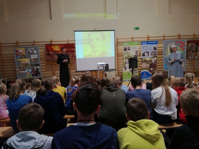 Katecheza misyjna w SP w Dzierżoniowie