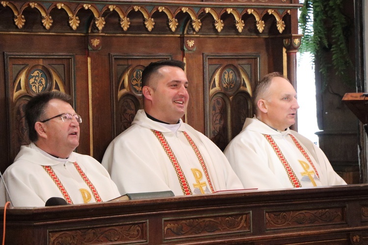 Lechowo. Szkole nadano imię św. Jana Pawła II