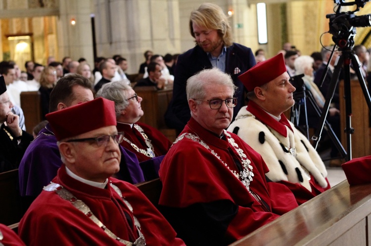 Doktorat honoris causa UPJPII dla kard. Zenona Grocholewskiego