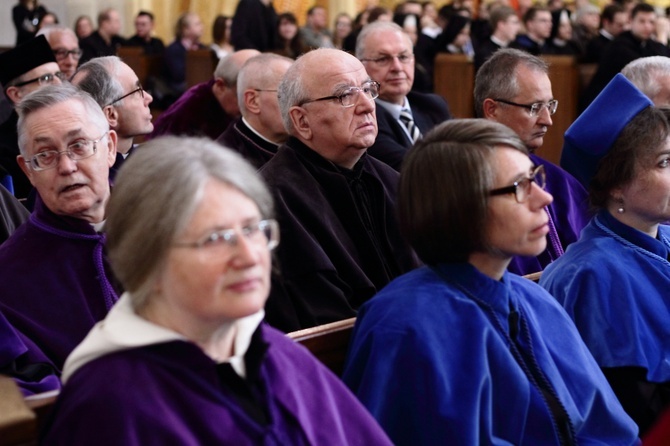 Doktorat honoris causa UPJPII dla kard. Zenona Grocholewskiego