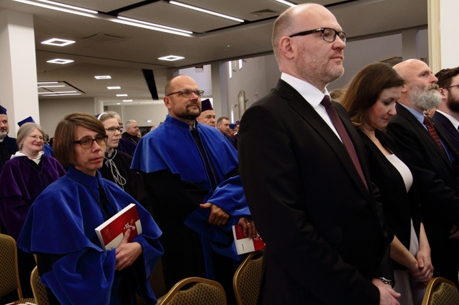 Doktorat honoris causa UPJPII dla kard. Zenona Grocholewskiego