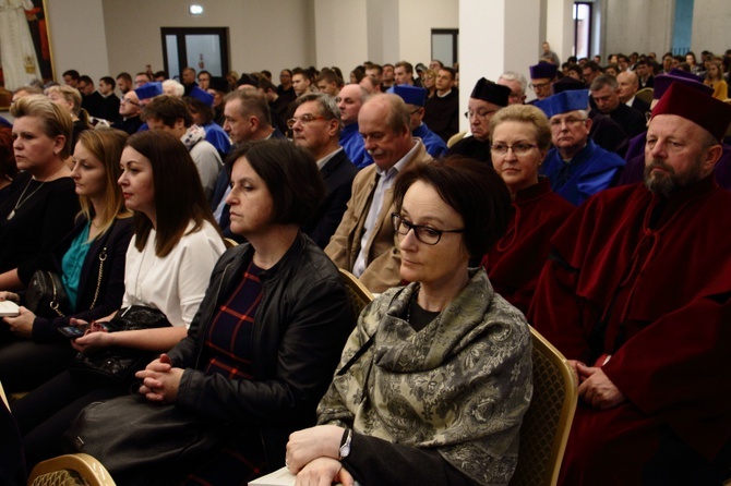 Doktorat honoris causa UPJPII dla kard. Zenona Grocholewskiego