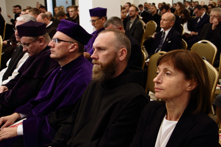 Doktorat honoris causa UPJPII dla kard. Zenona Grocholewskiego