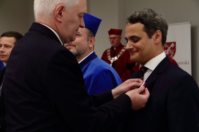 Doktorat honoris causa UPJPII dla kard. Zenona Grocholewskiego