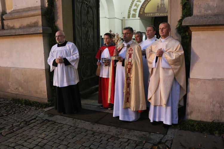 Pielgrzymka mieszkańców Trzebnicy do grobu św. Jadwigi