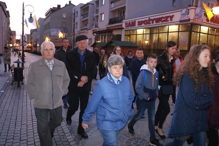 Pielgrzymka mieszkańców Trzebnicy do grobu św. Jadwigi