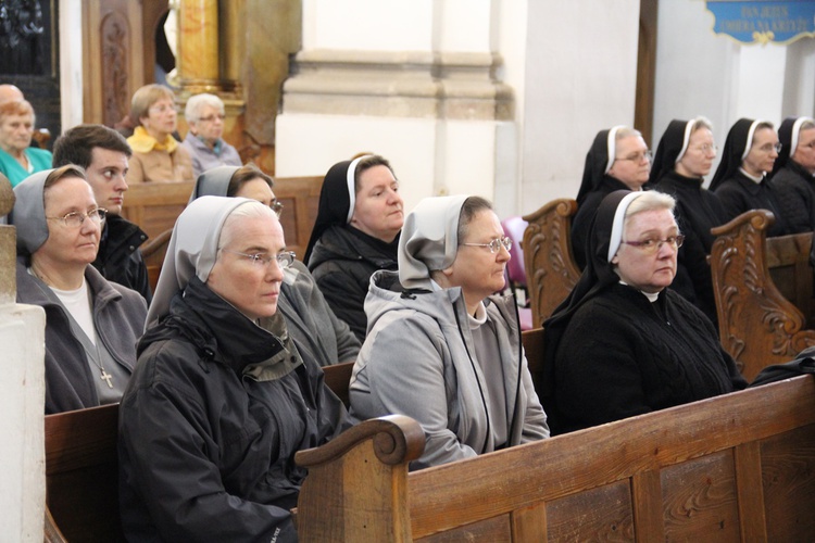 Konsekrowani i przyszli księża u patronki Dolnego Śląska