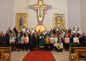 Wykładowcy, alumni i słuchacze w kaplicy seminaryjnej po inauguracji.