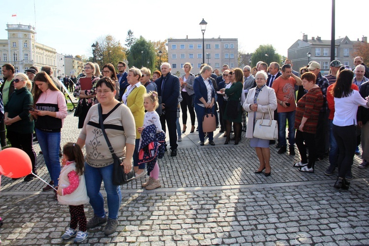 Poświęcenie rynku i kolumny maryjnej w Kietrzu