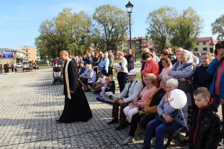 Poświęcenie rynku i kolumny maryjnej w Kietrzu