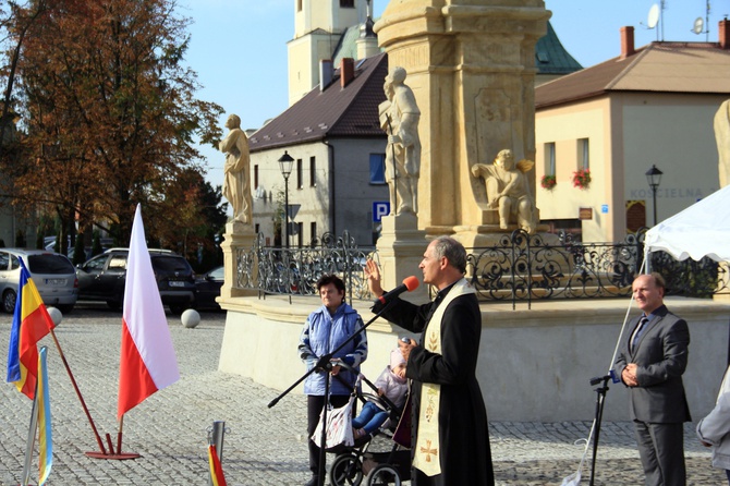 Poświęcenie rynku i kolumny maryjnej w Kietrzu