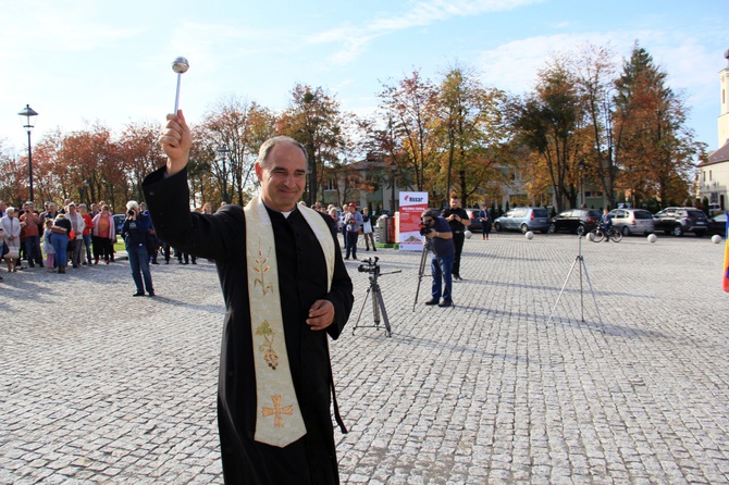 Poświęcenie rynku i kolumny maryjnej w Kietrzu