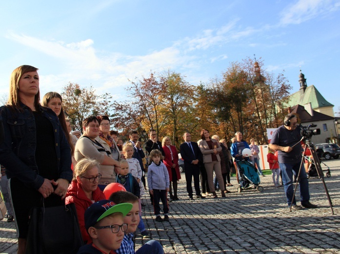 Poświęcenie rynku i kolumny maryjnej w Kietrzu