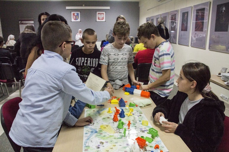 Prezentacja gry plaszowej "Lasowiak"