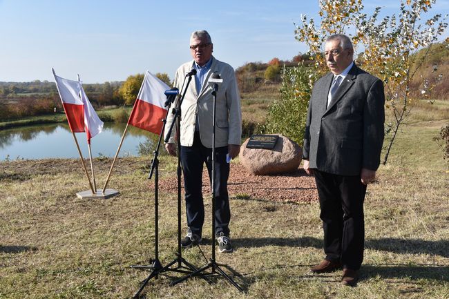 Zarzecze. Odsłonięcie pamiątkowej tablicy.