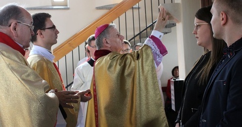 Biskup gliwicki poświęcił kościół w Łagiewnikach Wielkich