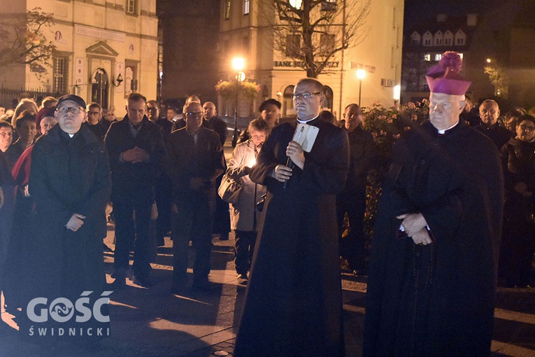 Procesja różańcowa w Świdnicy