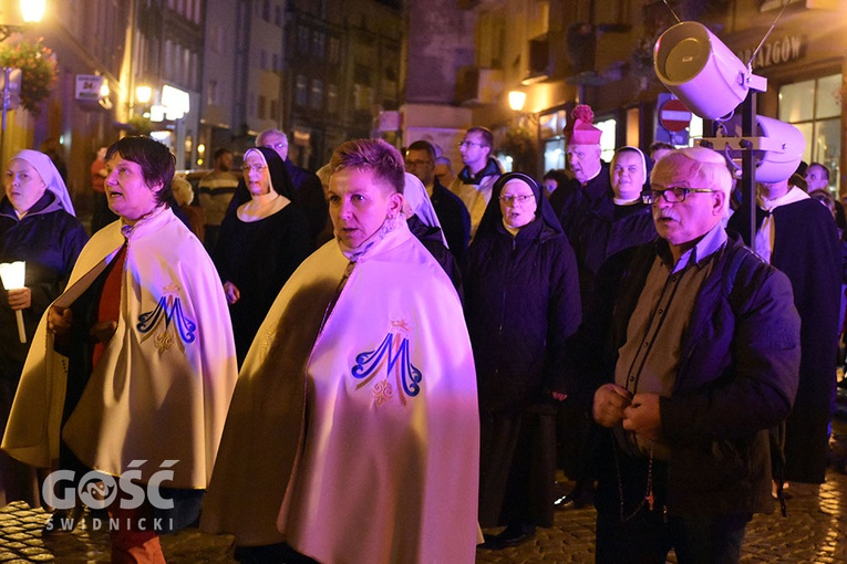 Procesja różańcowa w Świdnicy