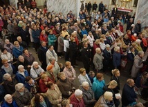 W diecezji świdnickiej w niedzielnej Mszy św. uczestniczy niespełna 1/3 wiernych. Jedynie z wyjątkowych okazji kościoły wypełniają się po brzegi.