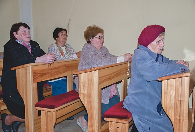 Uczestniczki modlitwy w pilskim kościele pw. Świętej Rodziny.