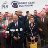 ▲	Frekwencja w naszej diecezji była nieco niższa niż krajowa, oscylowała w okolicy 60 proc. Najwyższy poziom osiągnęła w Radomiu: 69,4 proc. Na zdjęciu zwycięska drużyna radomskiego Prawa i Sprawiedliwości.