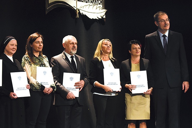 Wśród nagrodzonych znalazła się s. Bernadetta Żygadło, dyrektor Prywatnego Przedszkola Sióstr Prezentek w Świdnicy.
