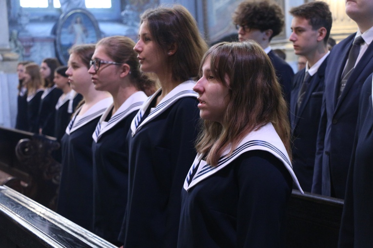 Wspomnienie św. Urszuli w liceum urszulańskim - ślubowanie