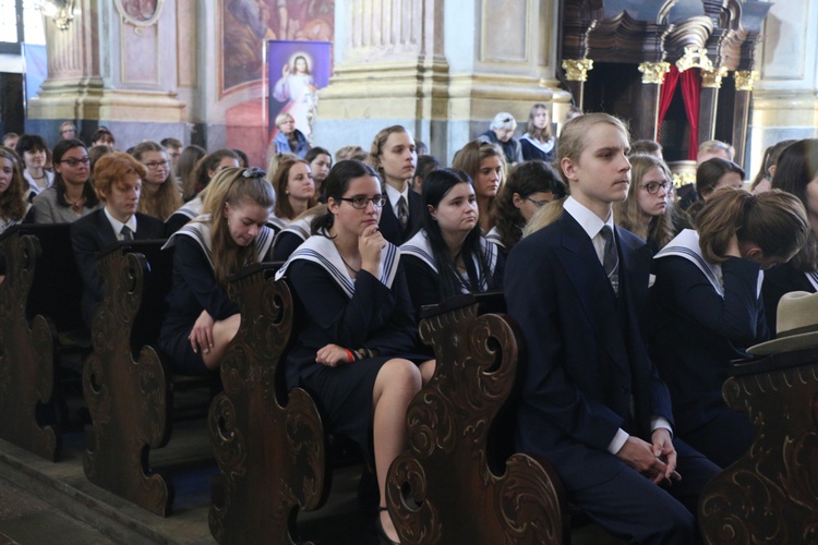 Wspomnienie św. Urszuli w liceum urszulańskim - ślubowanie