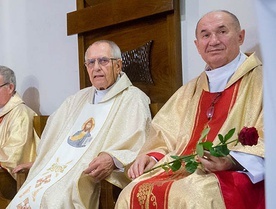Księża Tadeusz Mastej i Kazimierz Pres