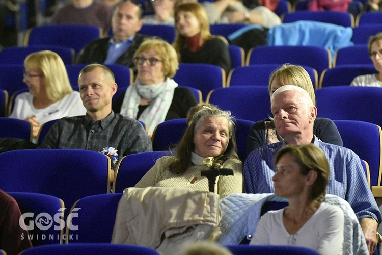 Niepełnosprawni zbierają pieniądze na galerio-kawiarnię 