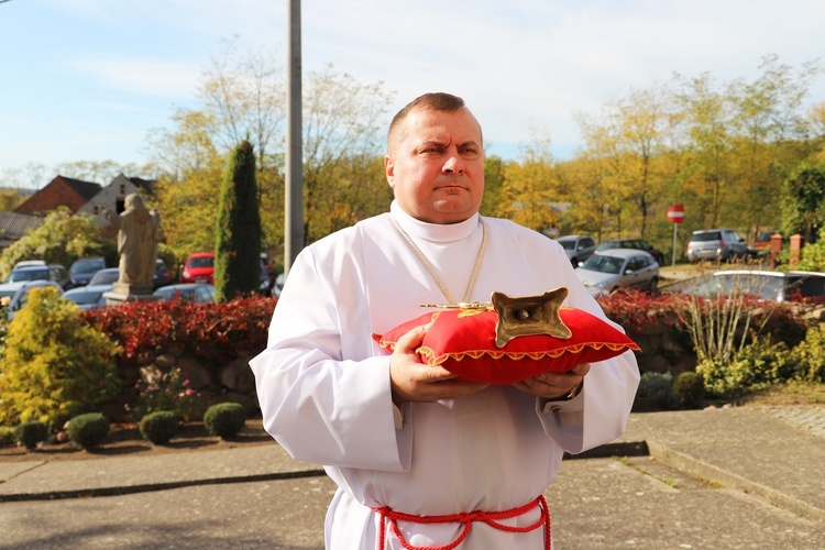 Kolejne relikwie Krzyża Świętego